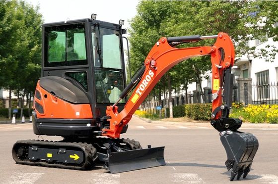 Crawler Toros Minibagger 2,6 Tonnen Kleinbagger für die Straßenreparatur
